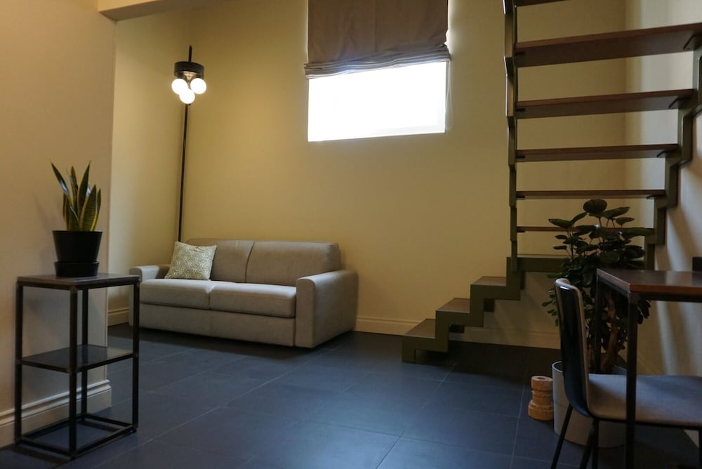 Junior Studio Suite, 1 King Bed With Sofa Bed, Non Smoking, City View photo 2