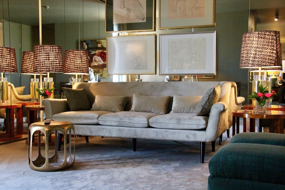 Luxury Suite photo 2