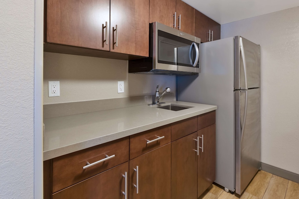 Studio, 1 King Bed, Accessible, Non Smoking (Hearing) - Photo 1