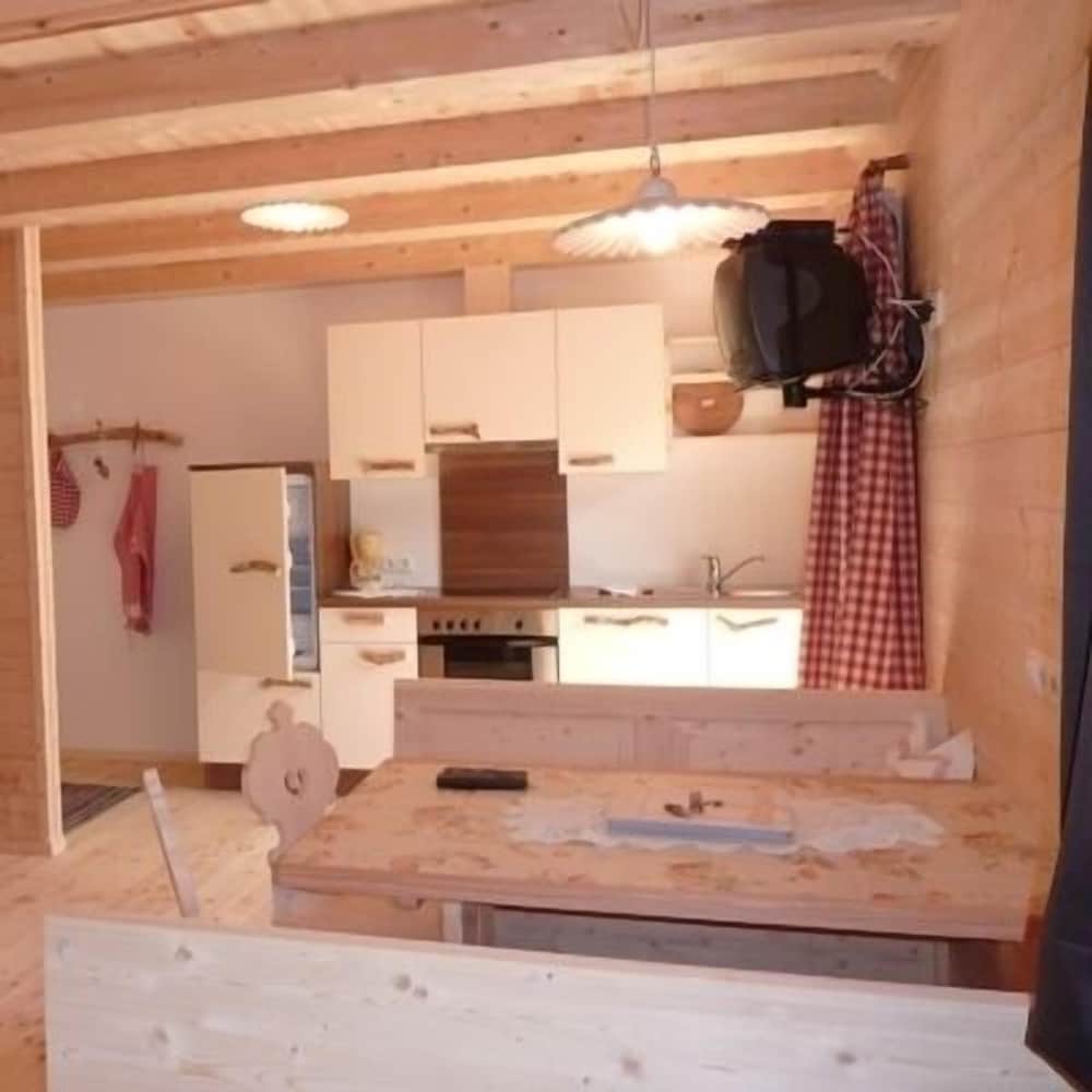 Deluxe Suite (3+2 pax)