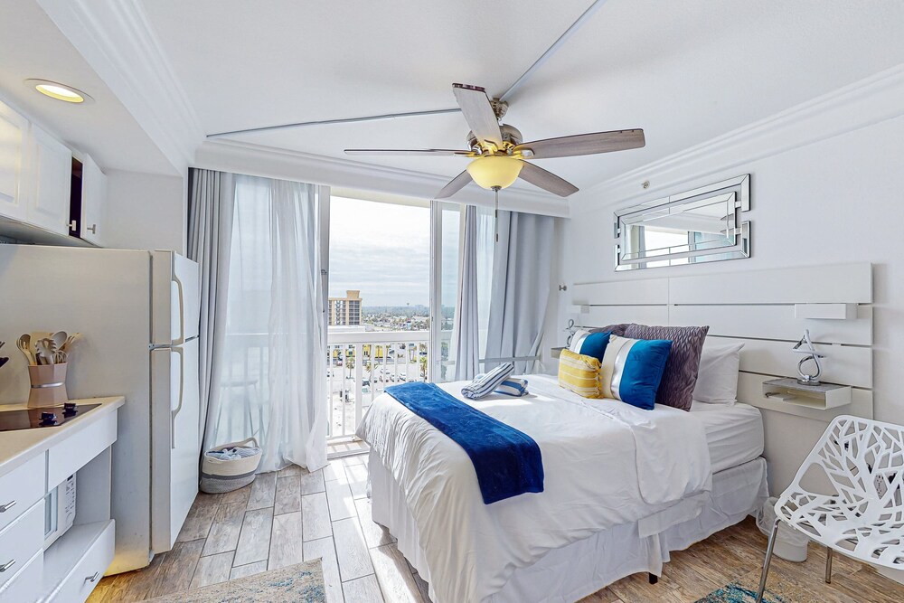 Studio, 2 Queen Beds, Hot Tub, Ocean View (Daytona Beach Resort 809)