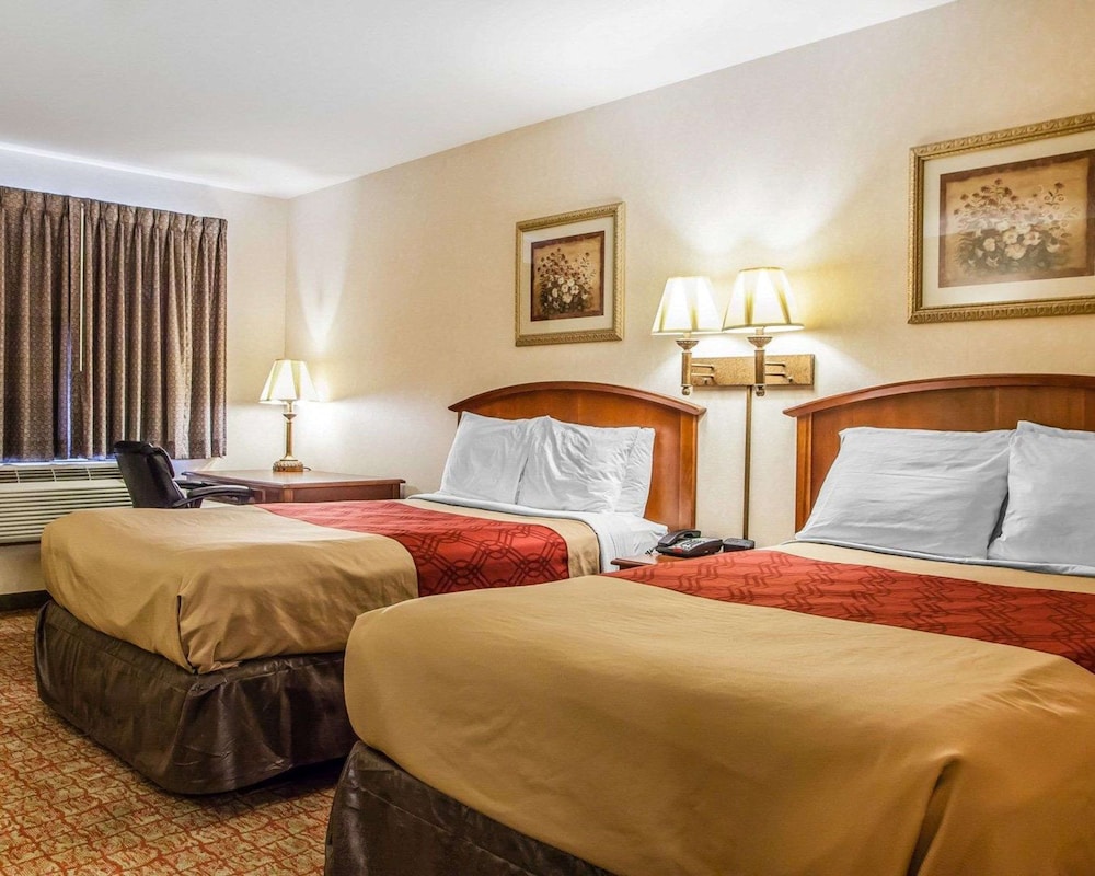 Standard Room, 2 Double Beds, Non Smoking - Photo 4