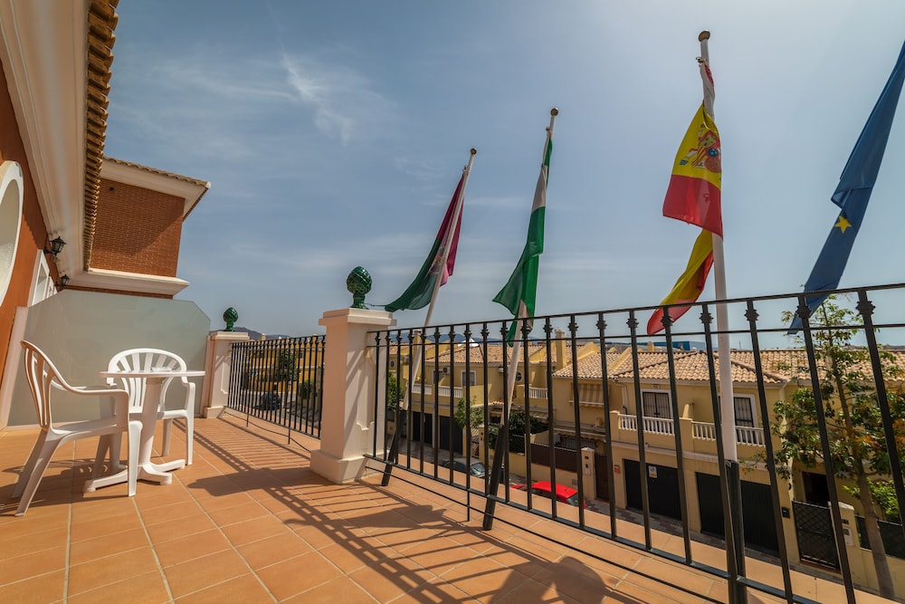 Twin Room, Terrace - Photo 11