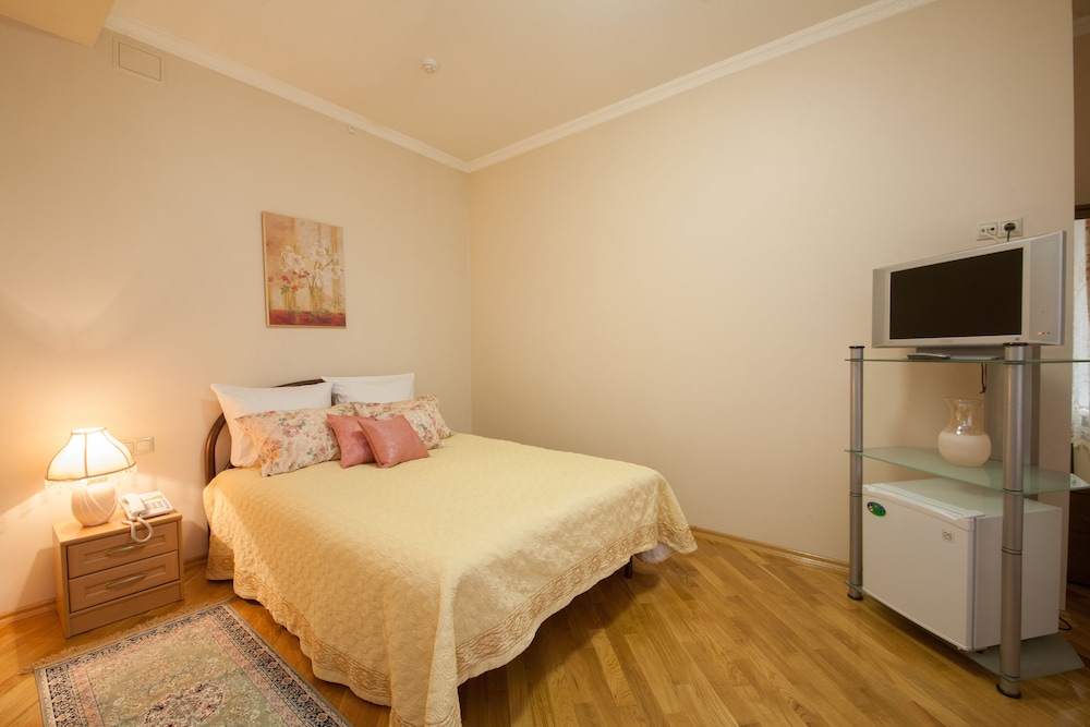 Basic Single Room, Bathtub