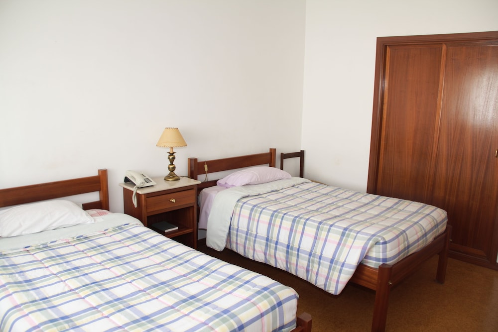 Twin Room, 2 Twin Beds photo 3