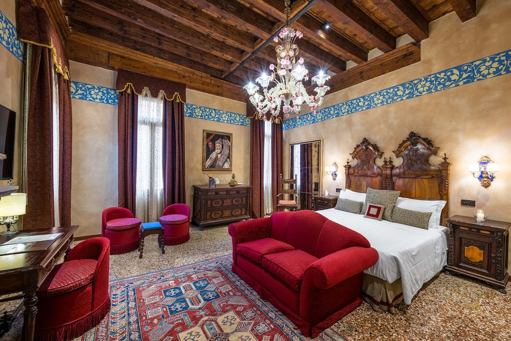 Junior Suite, Canal View (Lorenzo Priuli)