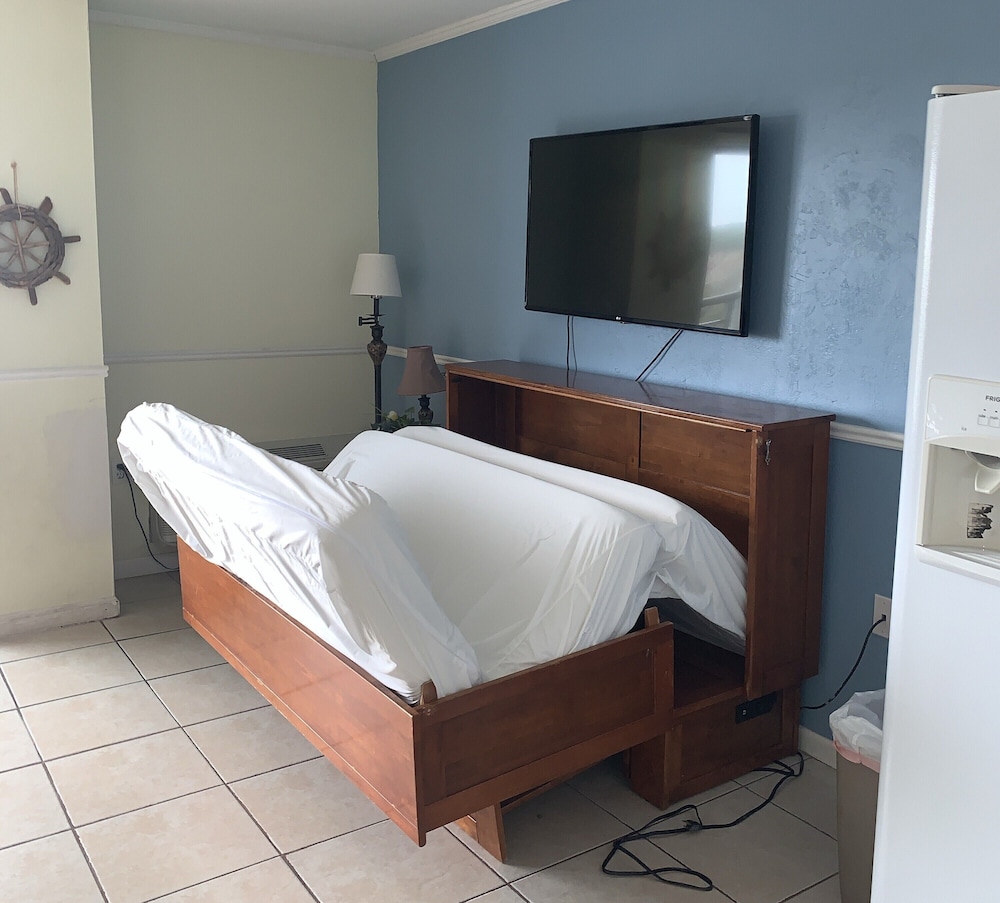 Premier Condo, 1 Bedroom, Balcony, Partial Ocean View, photo 6