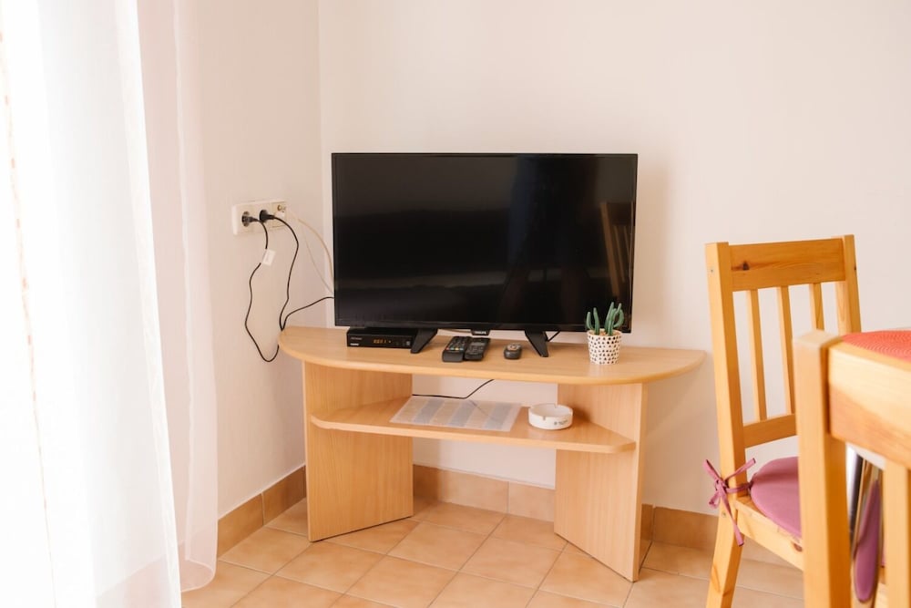 Apartment (Petri - close to the sea - A1 Crveni ) photo 1