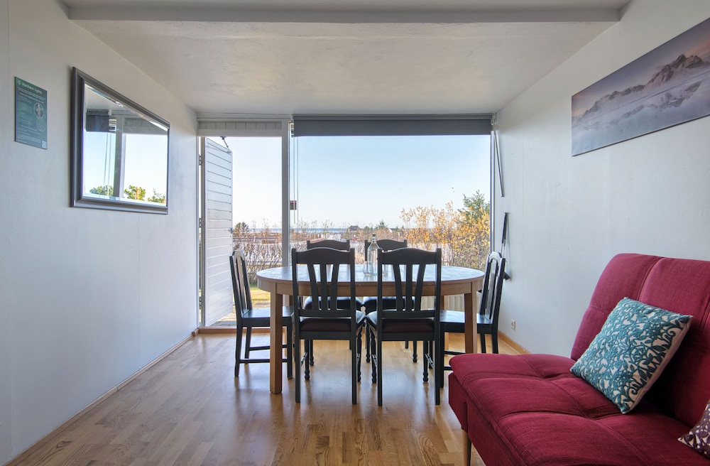 Family Room, Terrace (Shared Bathroom) photo 3