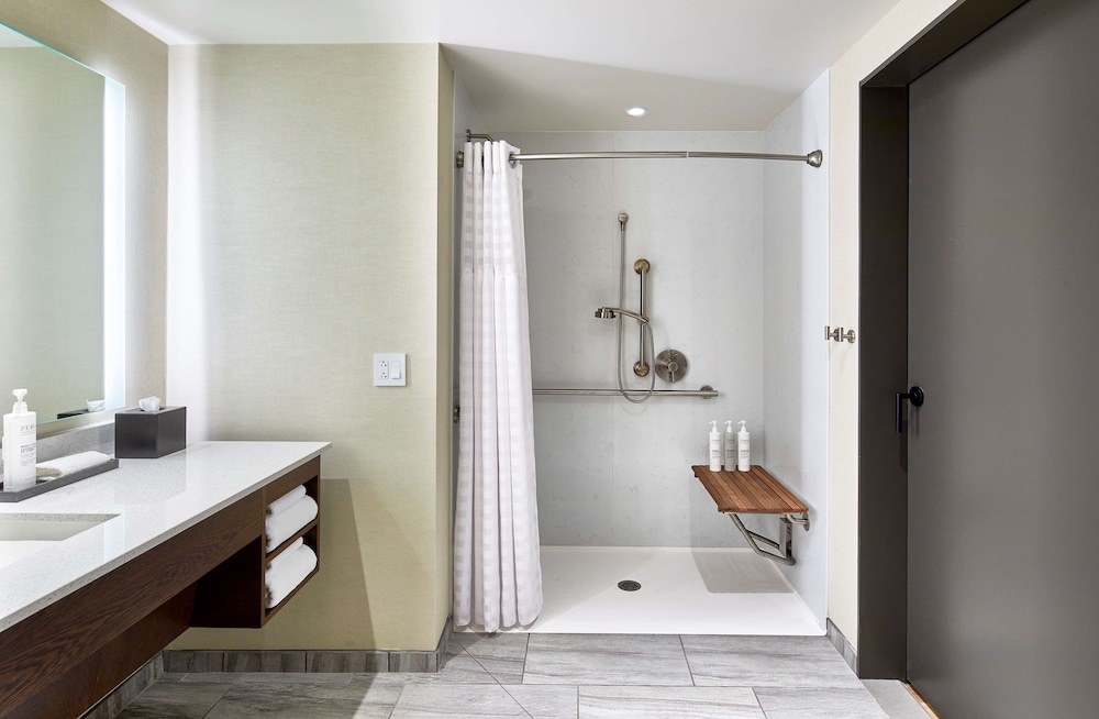 Suite, 2 Queen Beds, Accessible - Photo 10