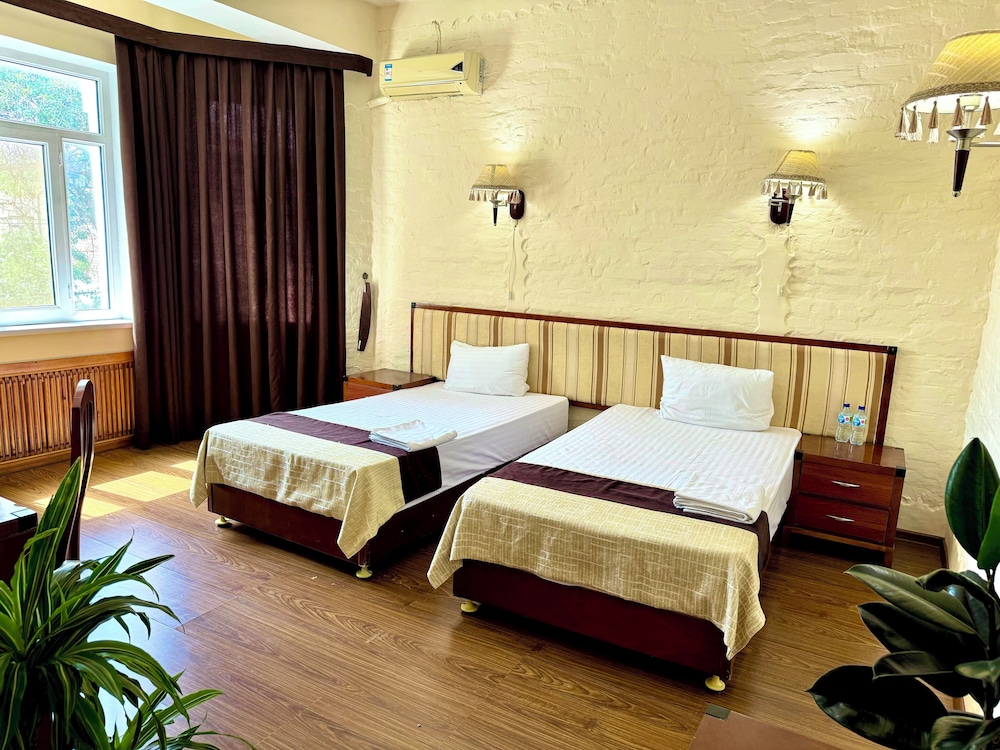 Standard Double or Twin Room - Photo 2