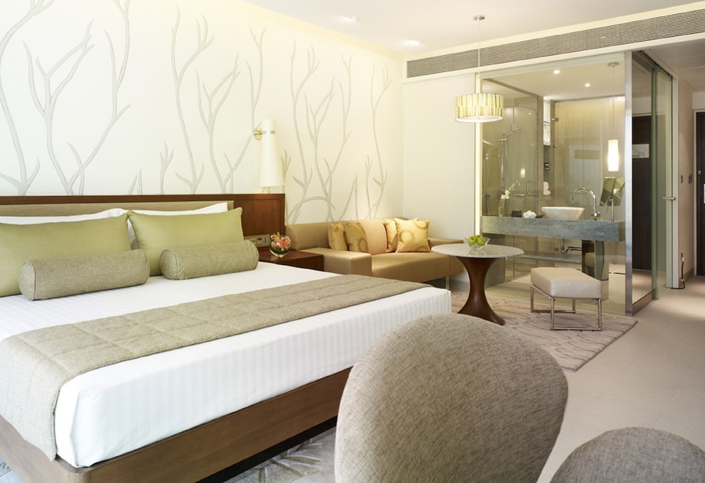 Premium Room, 1 King Bed, City View - Photo 4