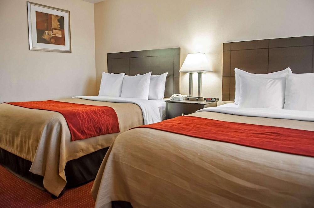 Standard Room, 2 Queen Beds, Non Smoking (First Floor) - Photo 3