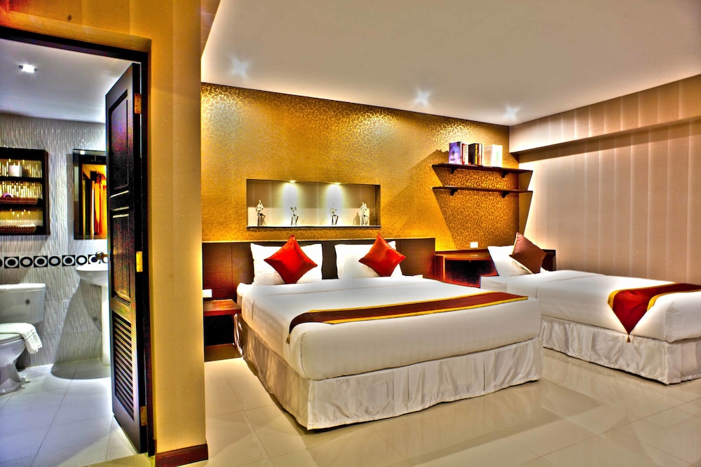 Deluxe Triple Room photo 3