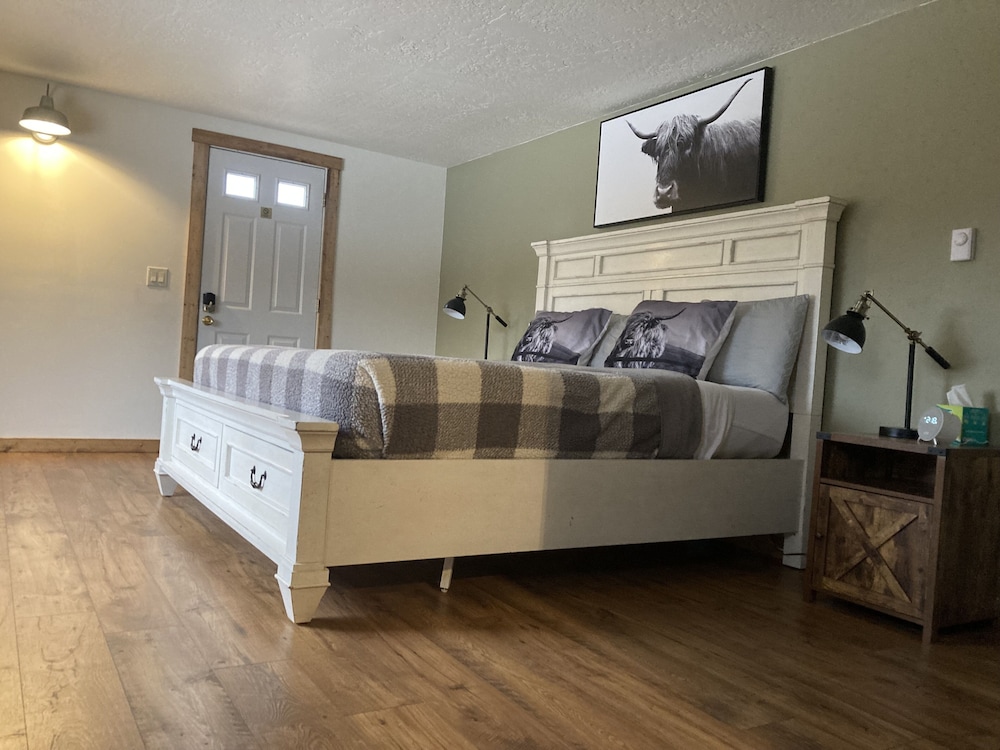 Highland King Suite photo 1