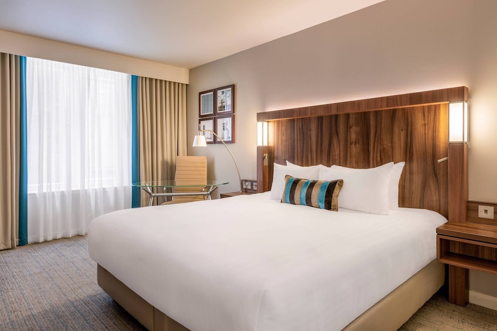Superior Room, 1 King Bed, Balcony (Balcony) photo 2