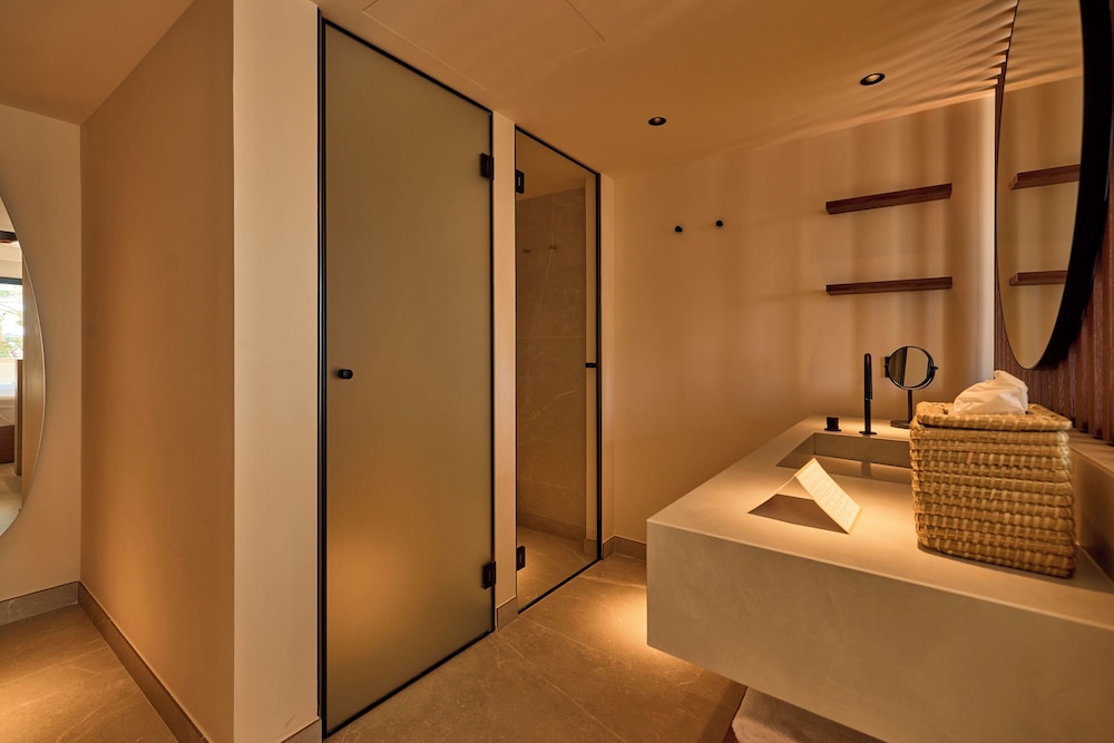 Standard Double Room (Flow) - Photo 8