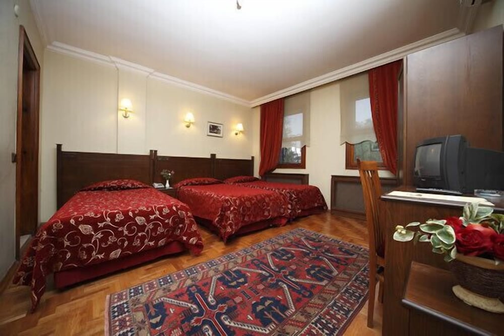 Family Quadruple Room photo 2
