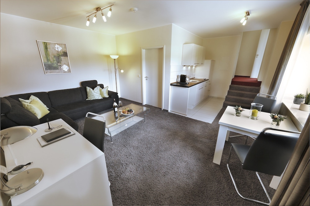 Suite, 1 Double Bed with Sofa bed photo 2