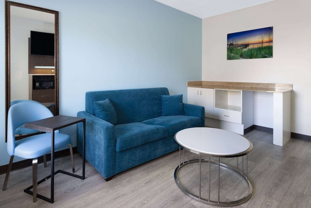 Suite, Accessible - Photo 1