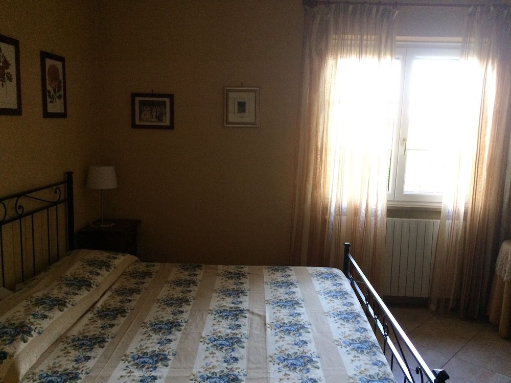 Triple Room, Ensuite photo 2