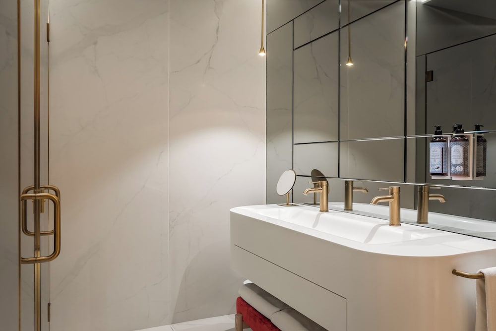 Superior Double Room, City View photo 2