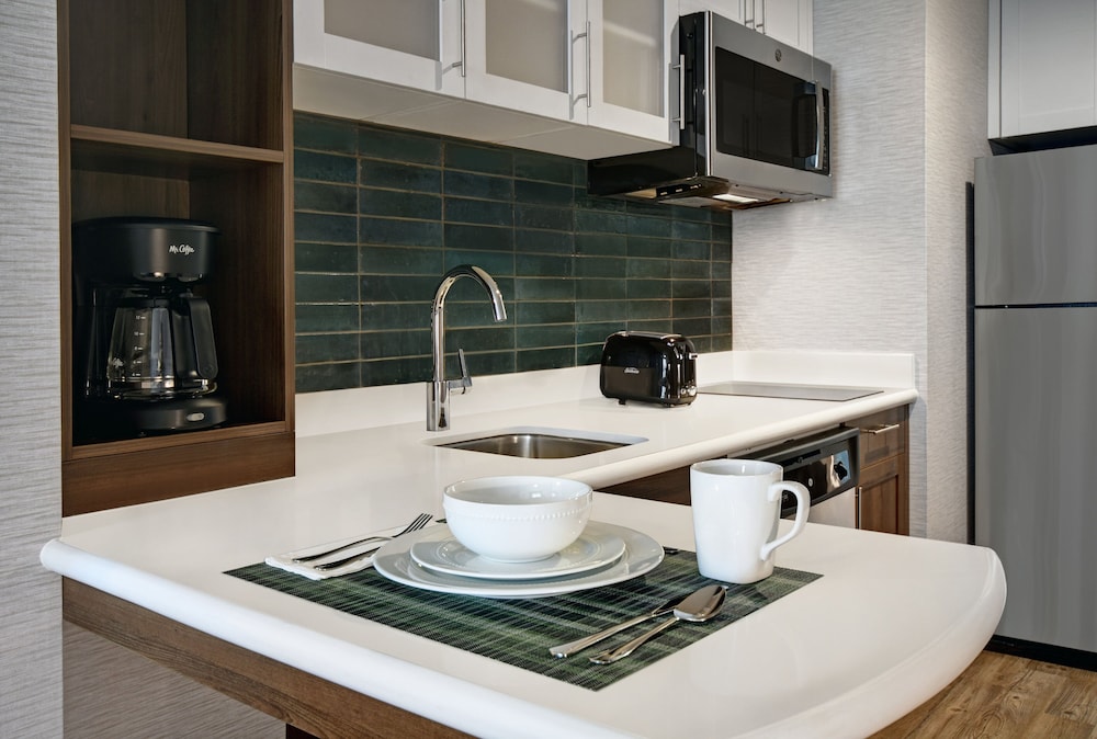 Suite, 1 Bedroom, Accessible Bathtub, Kitchen (Communications) - Photo 1