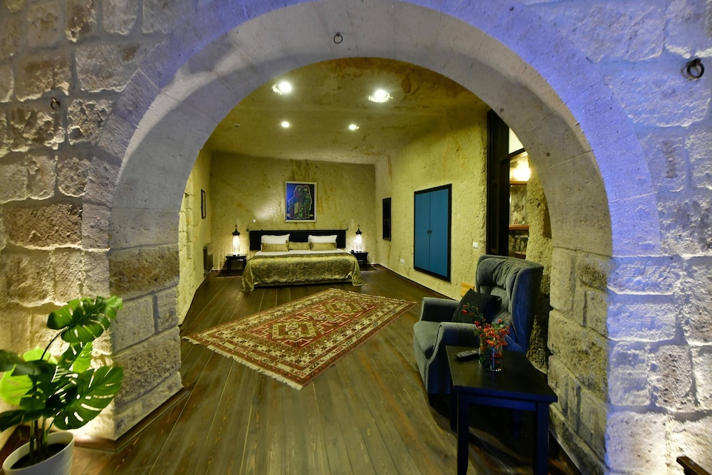 Deluxe Room (Cave) - Photo 32