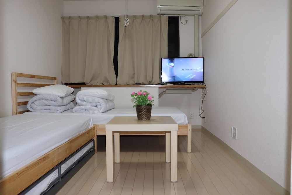 Comfort Twin Room, 1 Bedroom, Private Bathroom photo 3