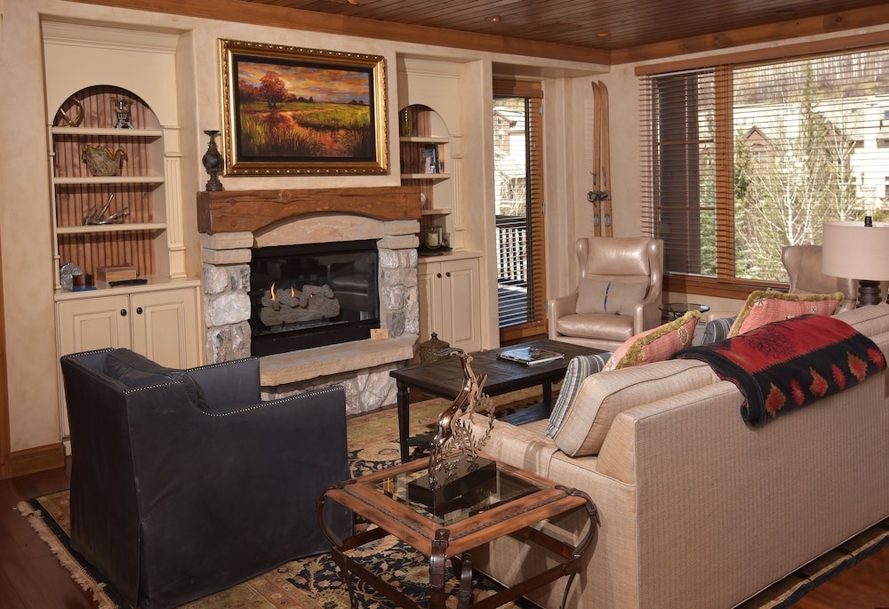 Condo, 3 Bedrooms
