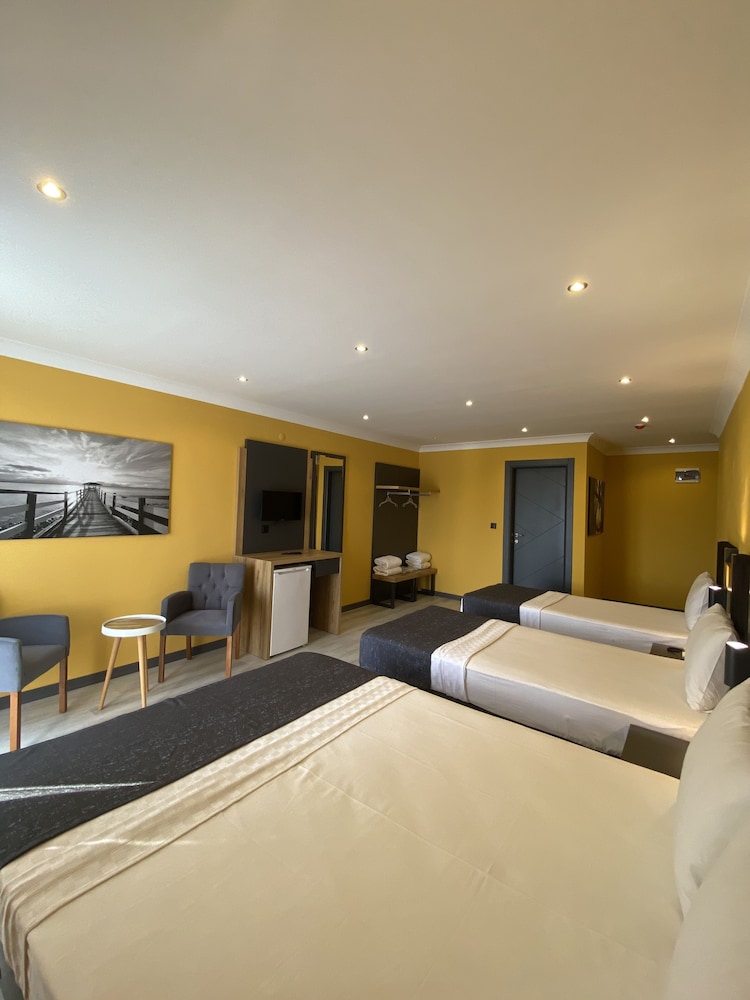 Classic Quadruple Room, Sea View photo 2