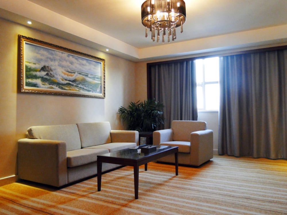 Deluxe Suite (Main Building) photo 3