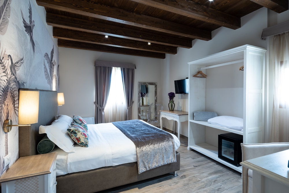 Classic Double Room - Photo 1