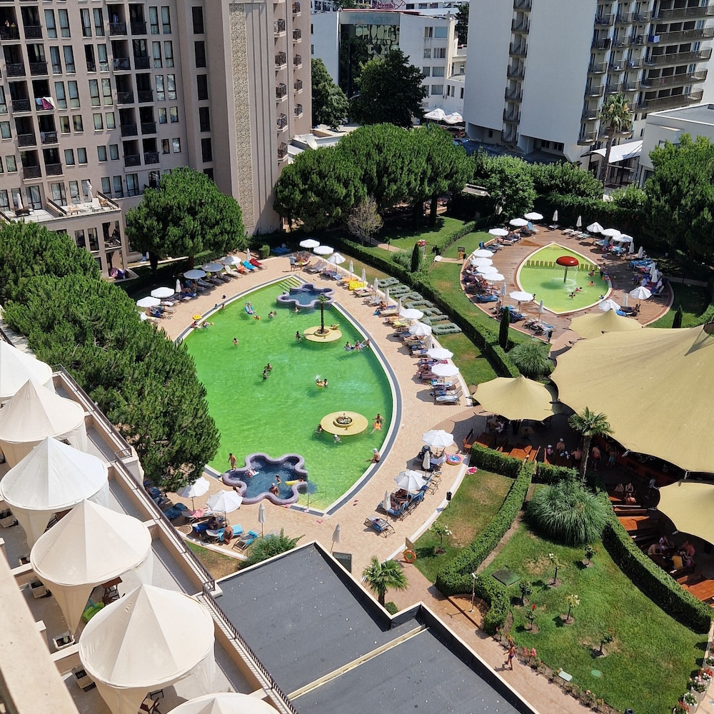 Apartment, Pool View (2 Adults + 1 Child)