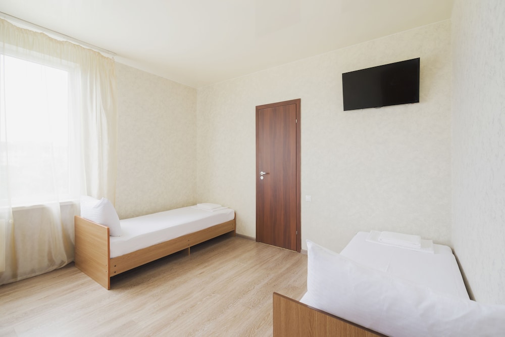Economy Triple Room, 3 Twin Beds photo 1