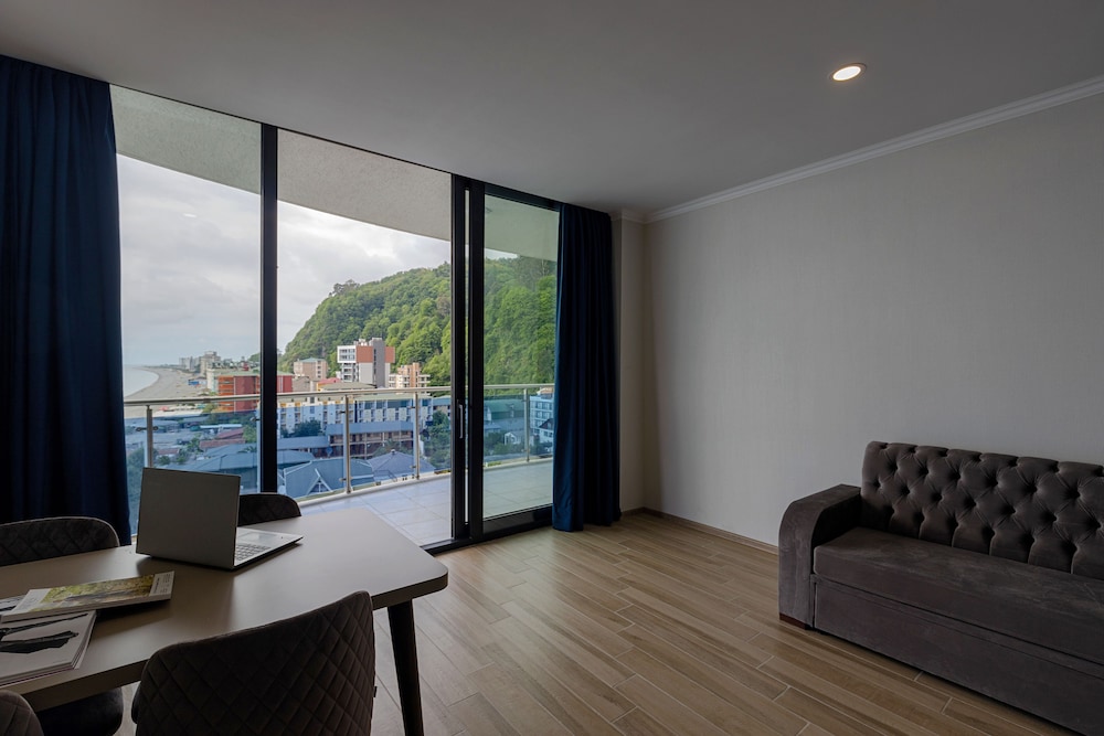 Panoramic Triple Room