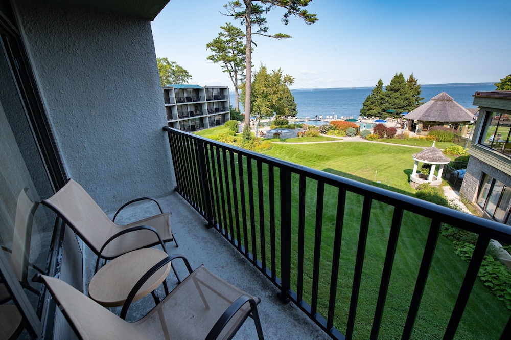 Premium Room, 2 Queen Beds, Ocean View, Oceanfront - Photo 4