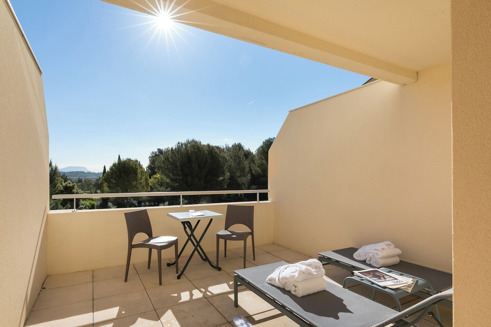 Executive Double Room - Photo 13