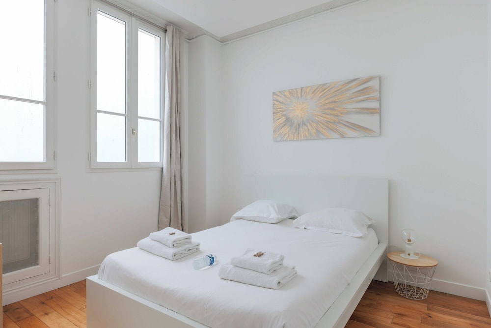 Apartment photo 2