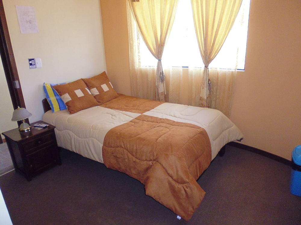 Senior Room, 5 Bedrooms, Mountain View photo 1