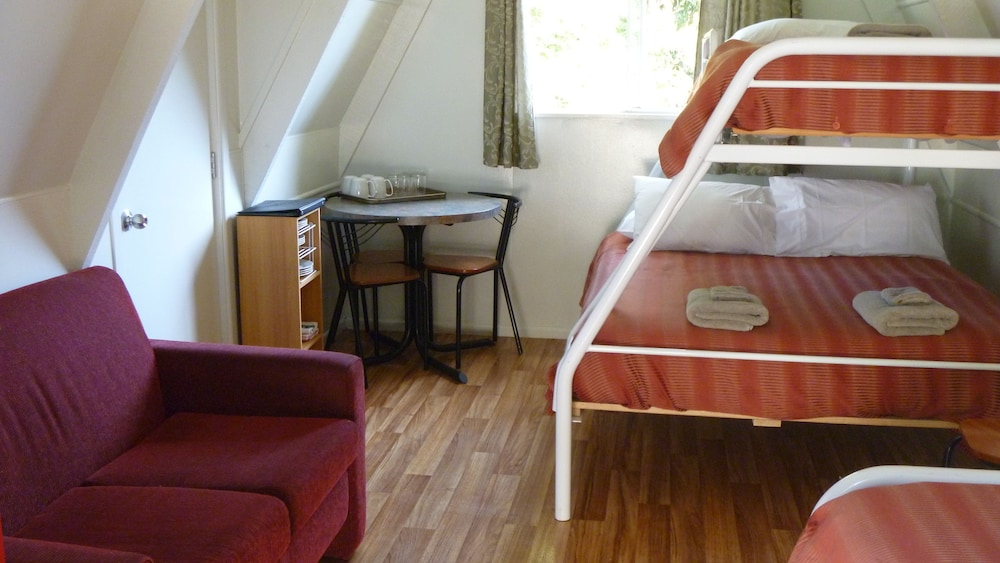 Standard Room, Non Smoking (Ensuite Chalet Sleeps 4) photo 2