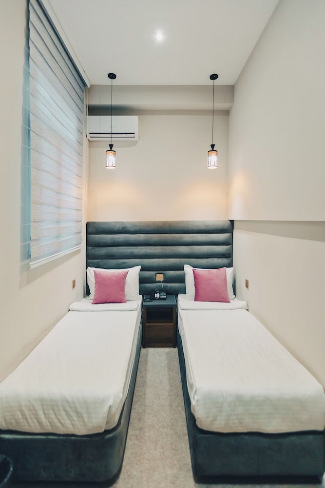 Economy Twin Room