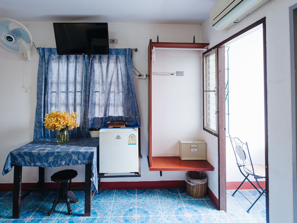 Double Room with Balcony - Photo 18