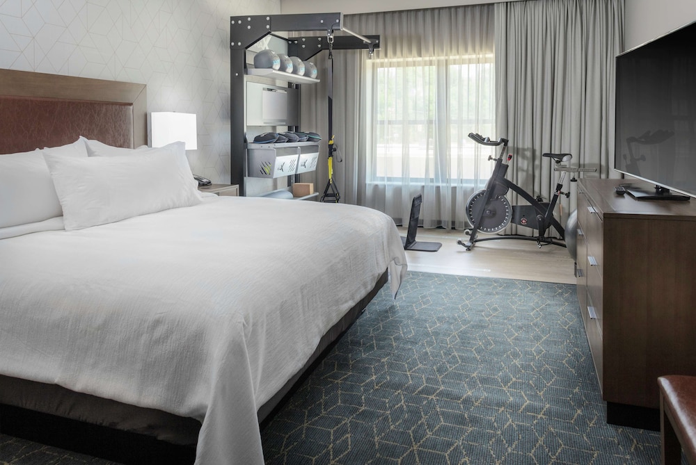 Suite, 1 King Bed (2 Room, Fitness) - Photo 2
