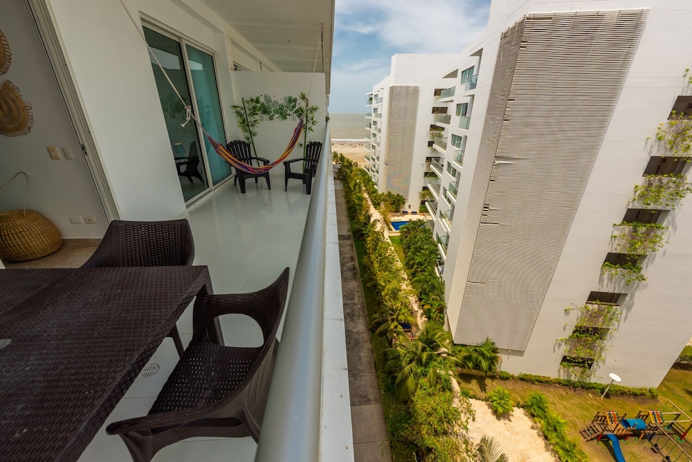 Elite Apartment, 1 Bedroom, Ocean View, Beachside photo 3