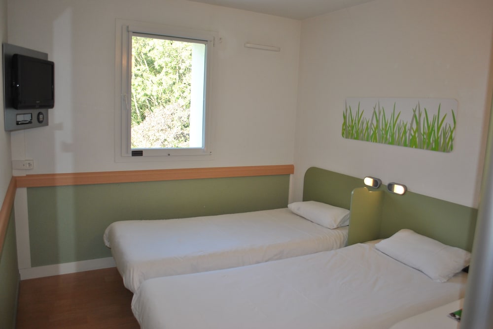 Twin Room, 2 Twin Beds photo 2