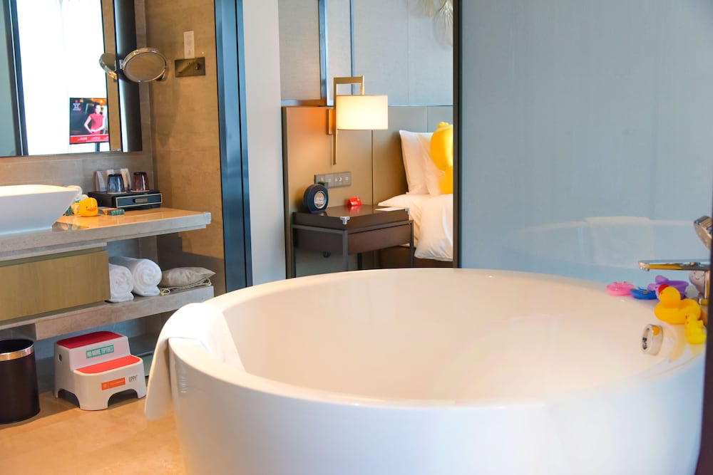 Standard Room, 2 Double Beds, Accessible (Xiamen Bay View) photo 2