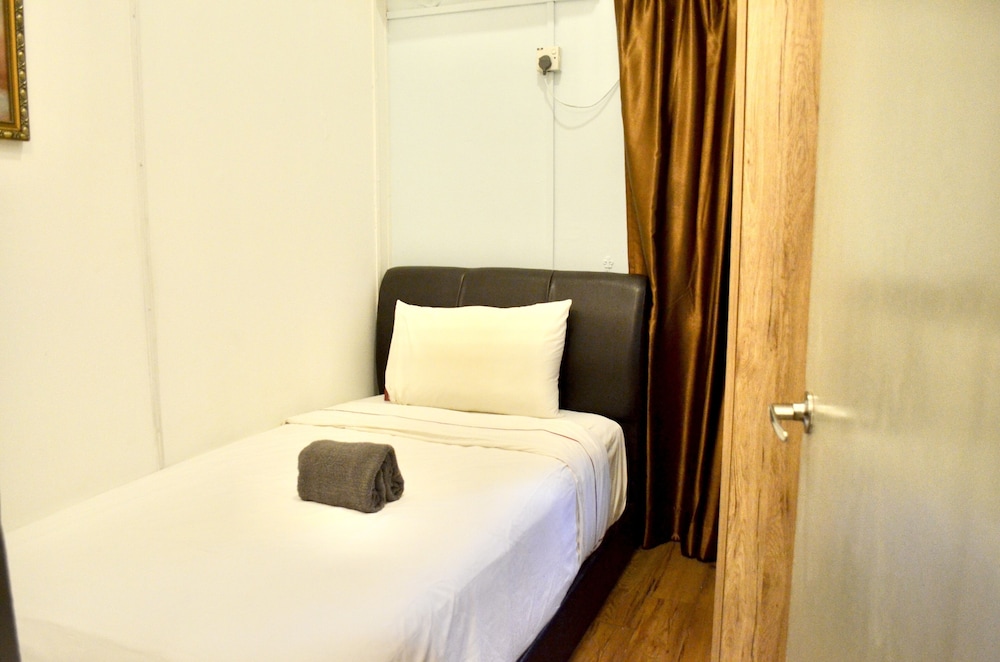 Superior Single Room, Shared Bathroom