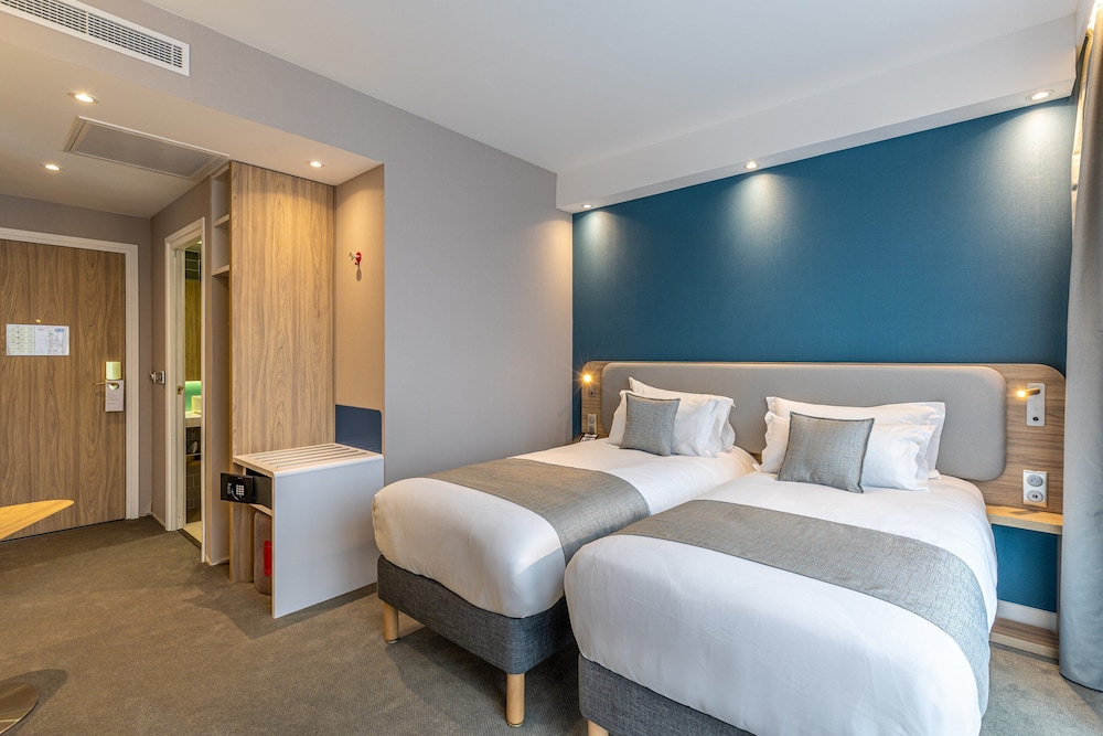 Standard Room, 2 Twin Beds (Free Breakfast) - Photo 5