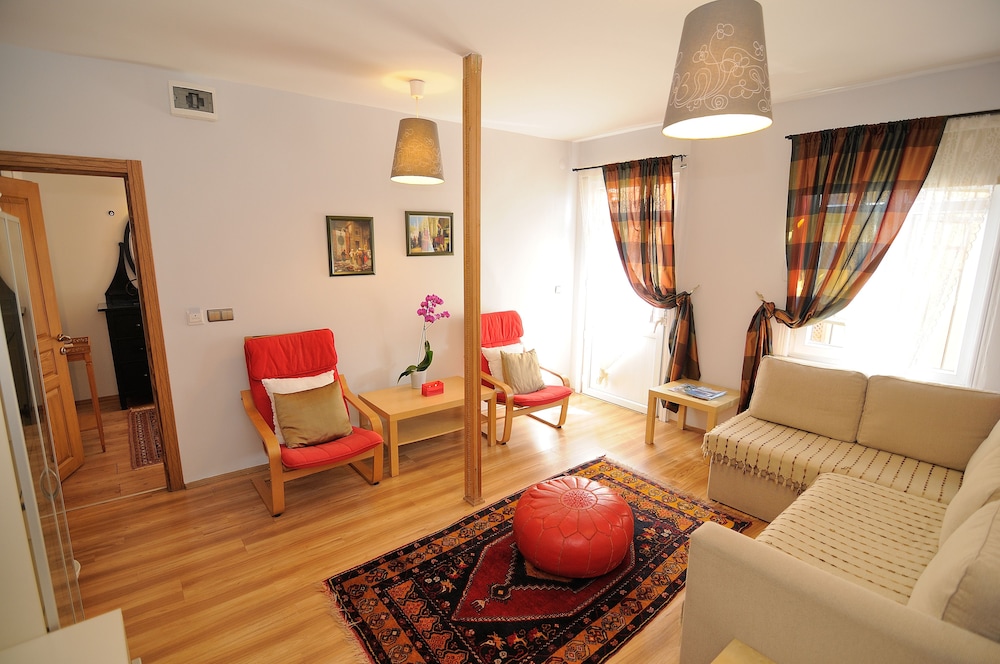 Family Room photo 3